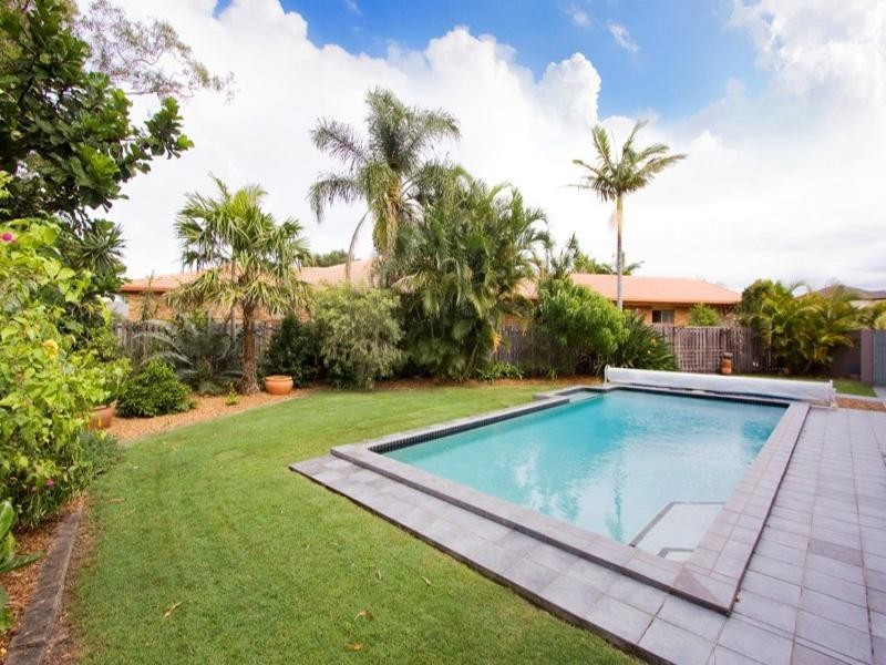 9 Montebello Court, Mermaid Waters QLD 4218