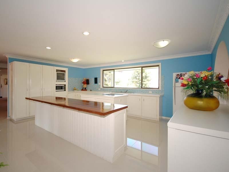 237 Simpsons Road, Elanora QLD 4221
