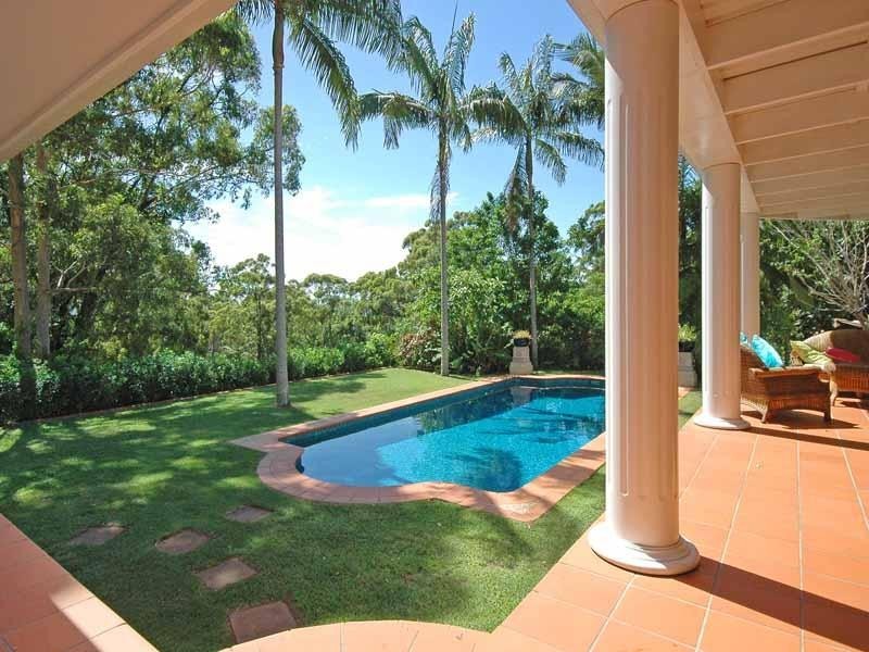 237 Simpsons Road, Elanora QLD 4221