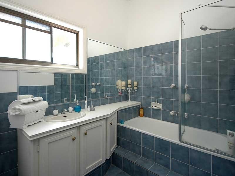 237 Simpsons Road, Elanora QLD 4221