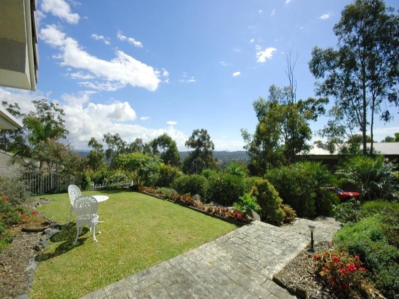 40 Buckingham Way, Elanora QLD 4221
