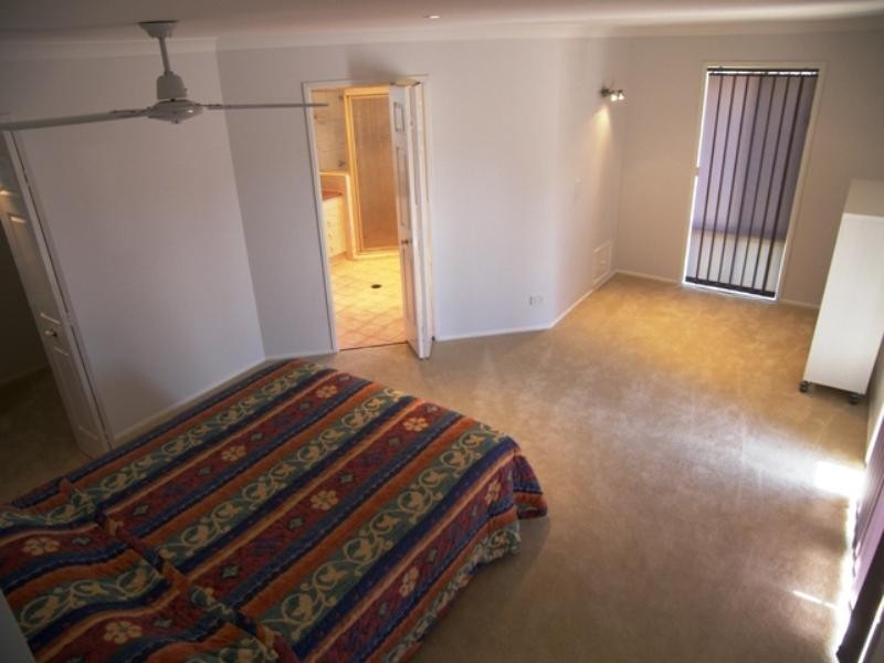 30 Whitehead Drive, Burleigh Waters QLD 4220