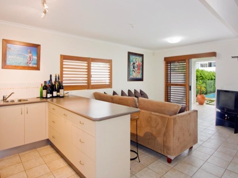 30 Ocean Street, Mermaid Beach QLD 4218