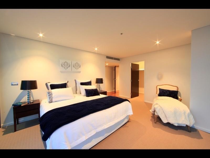 ‘Milan Apartments’ 20-24 Hughes Avenue, Main Beach QLD 4217