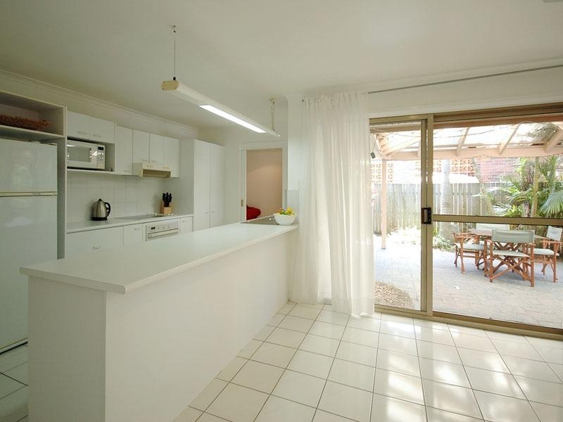 2 Harris Court, Currumbin Waters QLD 4223