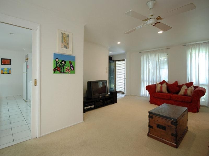 2 Harris Court, Currumbin Waters QLD 4223