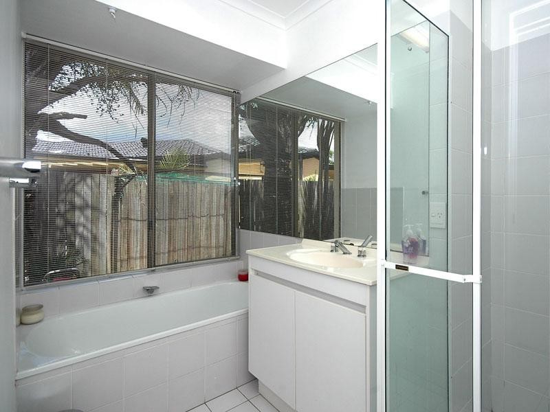 2 Harris Court, Currumbin Waters QLD 4223