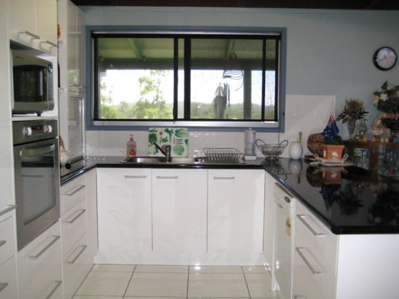 3 Heeterra Court, Elanora QLD 4221