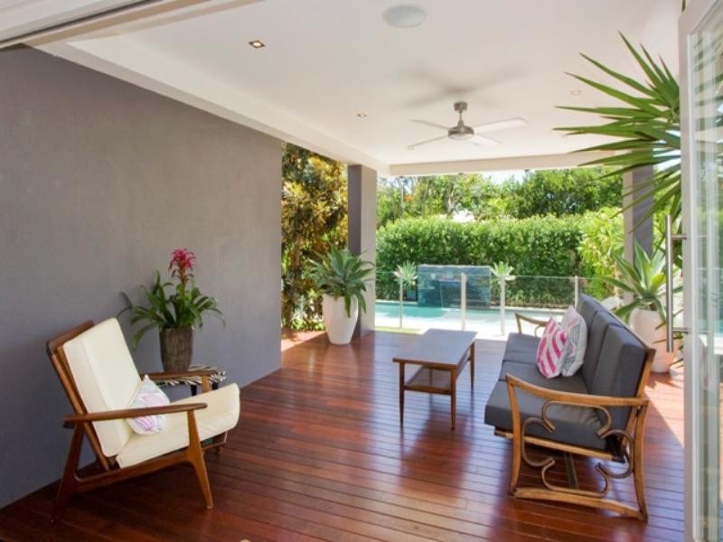 17 Alfred Street, Mermaid Beach QLD 4218