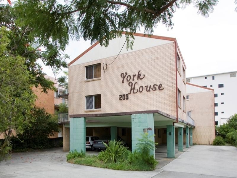 11 ‘York House’, 203 Scarborough Street, Southport QLD 4215