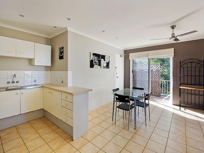 11 ‘York House’, 203 Scarborough Street, Southport QLD 4215