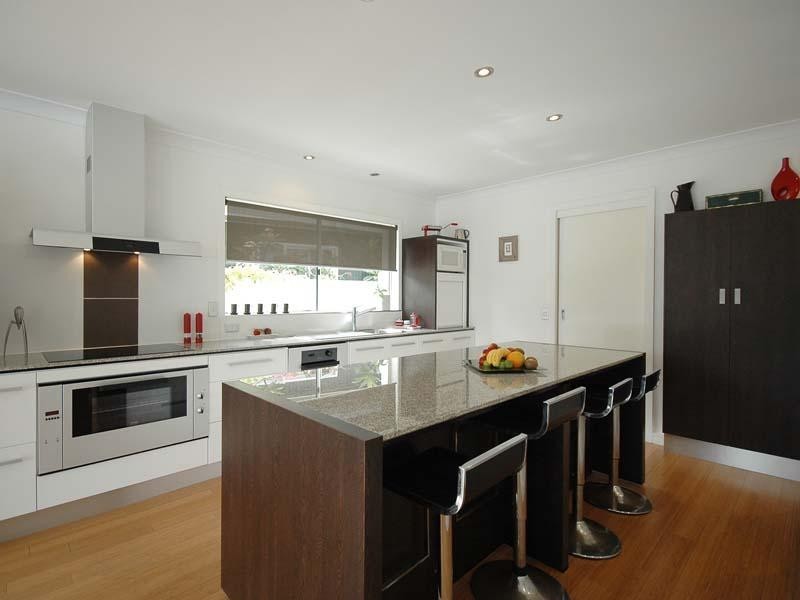 207 Stanhill Drive, Chevron Island QLD 4217