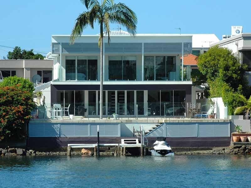 207 Stanhill Drive, Chevron Island QLD 4217