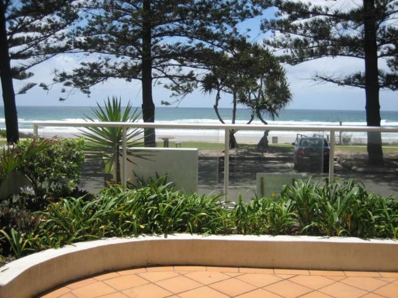1 ”Reef Royale”, 20 Marine Parade, Miami QLD 4220