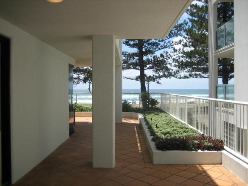 1 ”Reef Royale”, 20 Marine Parade, Miami QLD 4220