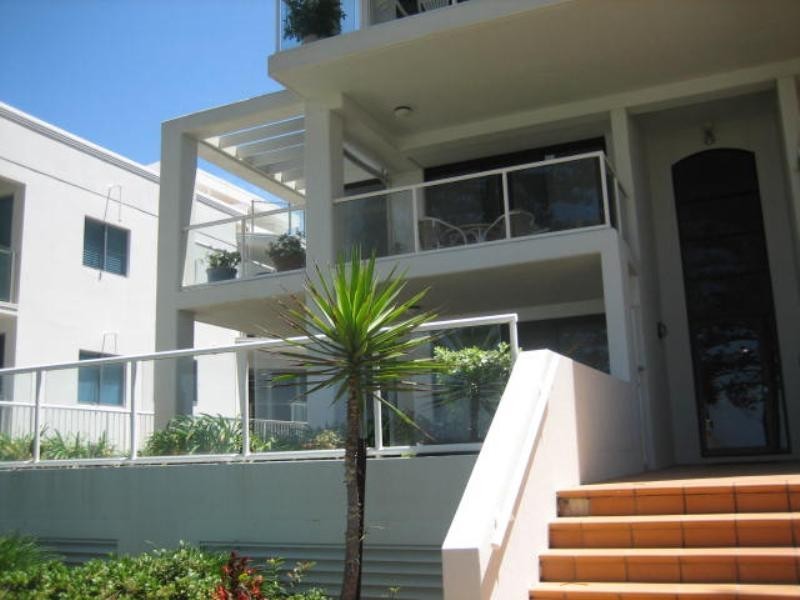 1 ”Reef Royale”, 20 Marine Parade, Miami QLD 4220