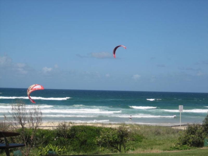 1 ”Reef Royale”, 20 Marine Parade, Miami QLD 4220