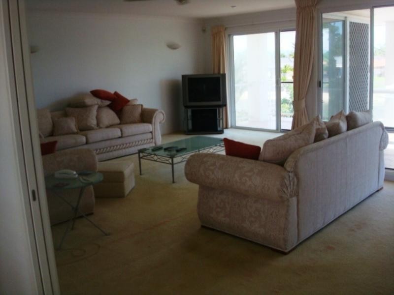 29 Andrea Avenue, Broadbeach Waters QLD 4218