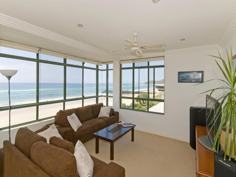 2/209 Jefferson Lane, Palm Beach QLD 4221