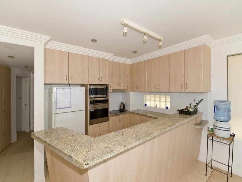 2/209 Jefferson Lane, Palm Beach QLD 4221