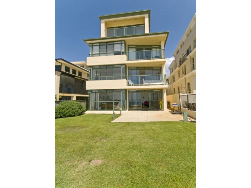2/209 Jefferson Lane, Palm Beach QLD 4221