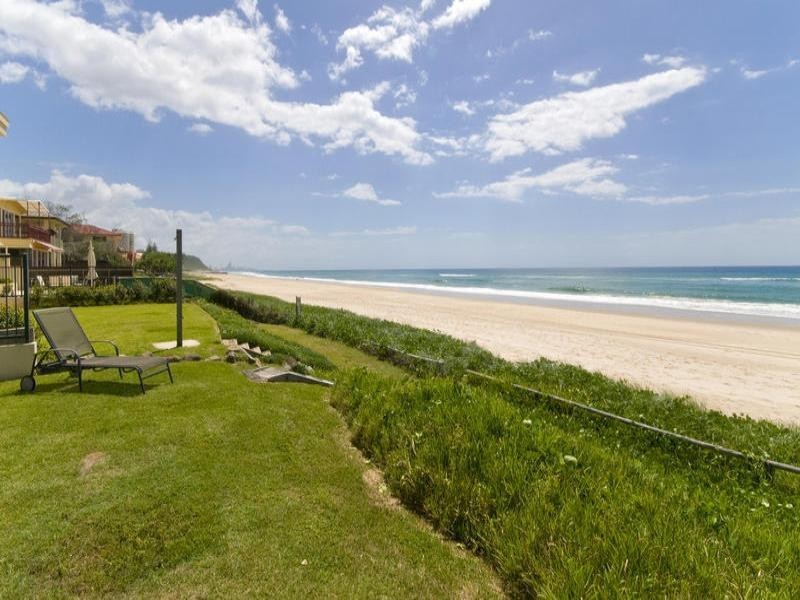 2/209 Jefferson Lane, Palm Beach QLD 4221