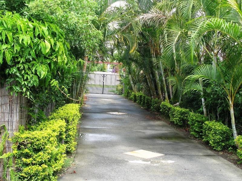 30 Karina Crescent, Broadbeach Waters QLD 4218