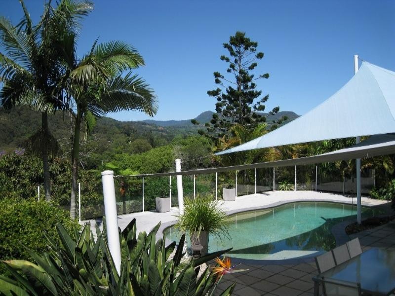 132 Tierney Drive, Currumbin Waters QLD 4223