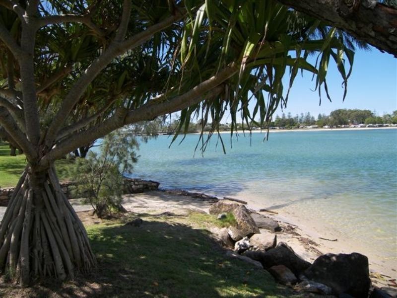 60 Djerral Avenue, Burleigh Heads QLD 4220