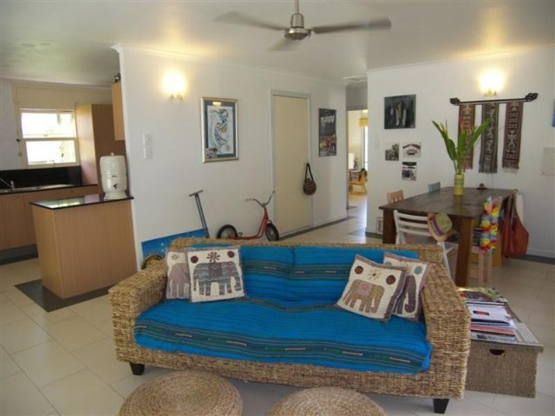 60 Djerral Avenue, Burleigh Heads QLD 4220