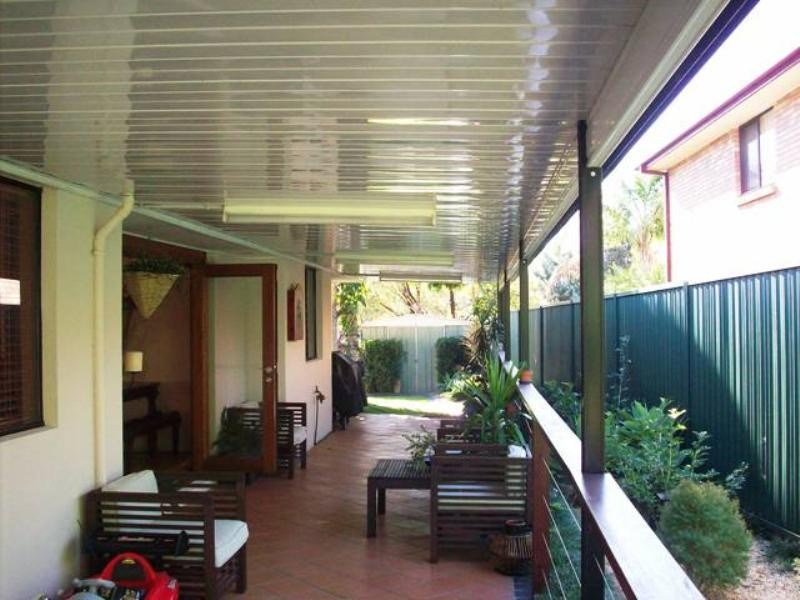 18 Rawlinna Drive, Mermaid Waters QLD 4218