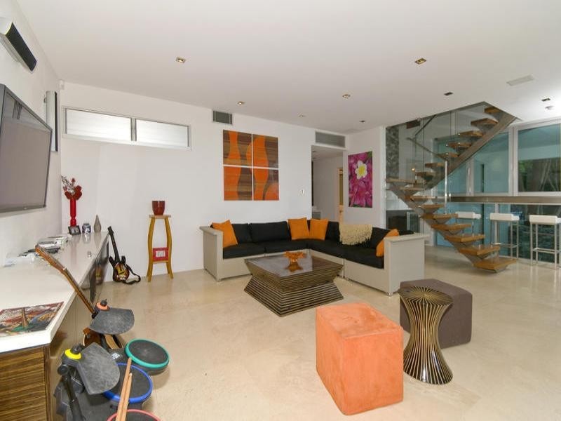 10 James Street, Currumbin QLD 4223