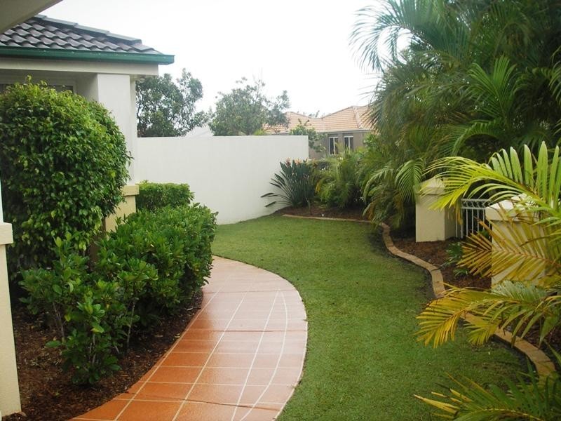 1 Lakes Circuit, Burleigh Waters QLD 4220