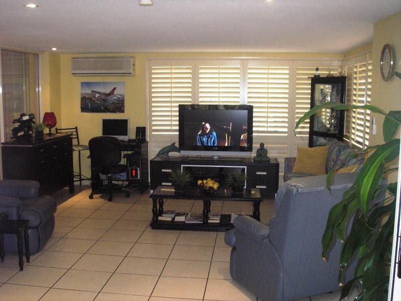 1 Lakes Circuit, Burleigh Waters QLD 4220