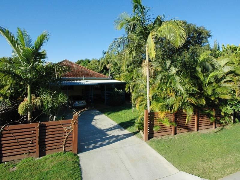 27 Amboina Avenue, Palm Beach QLD 4221