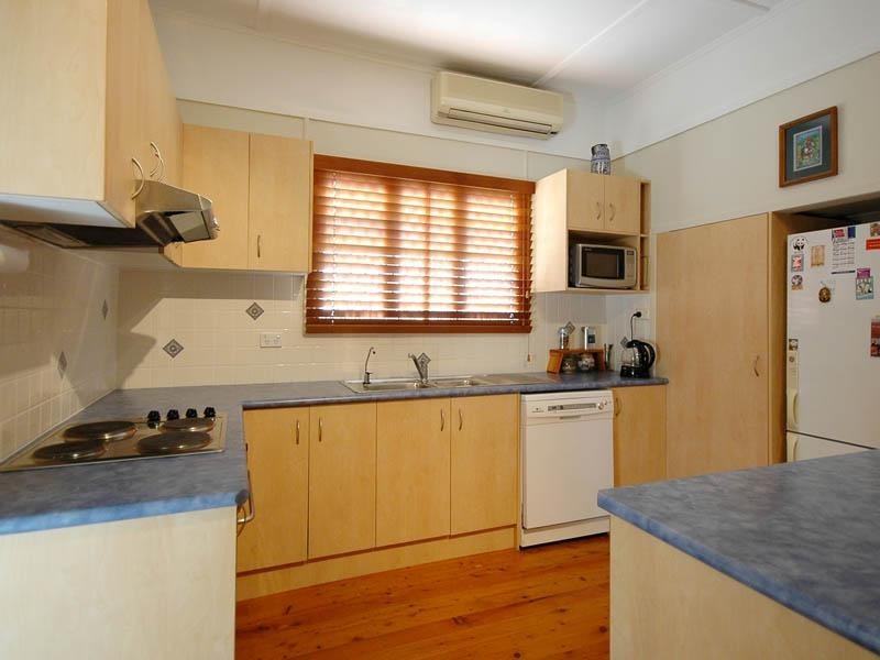 27 Amboina Avenue, Palm Beach QLD 4221