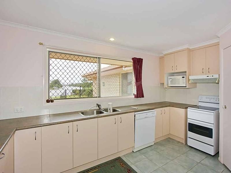 1 Beaconsfield Drive, Burleigh Waters QLD 4220