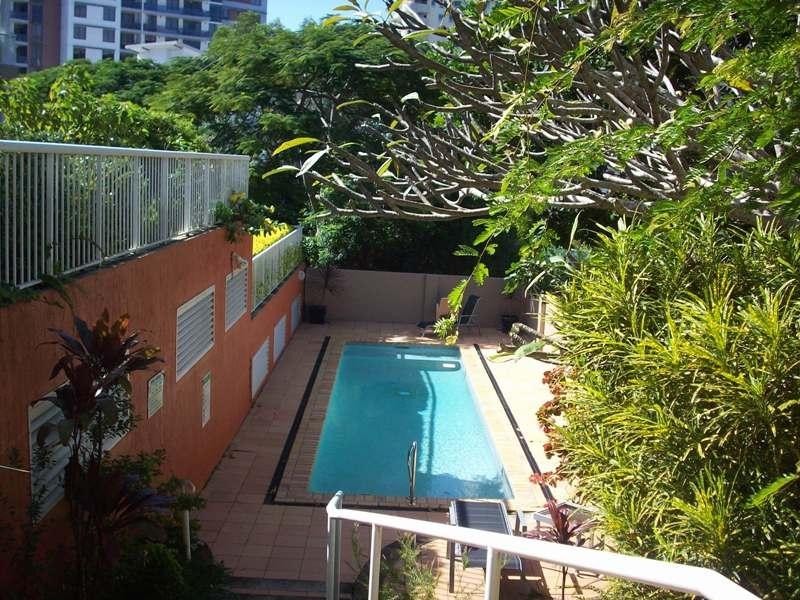 6 ‘Paradise Gardens’, 19 Heath Street, Southport QLD 4215