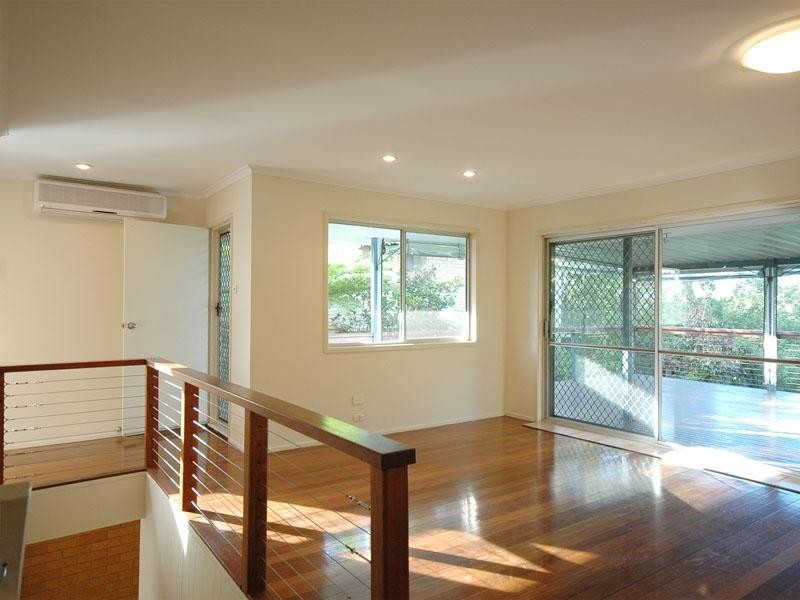 14 Oakwood Terrace, Palm Beach QLD 4221