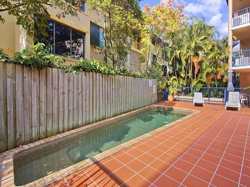 16 ”Villa Adori”, 4 Adori Street, Chevron Island QLD 4217