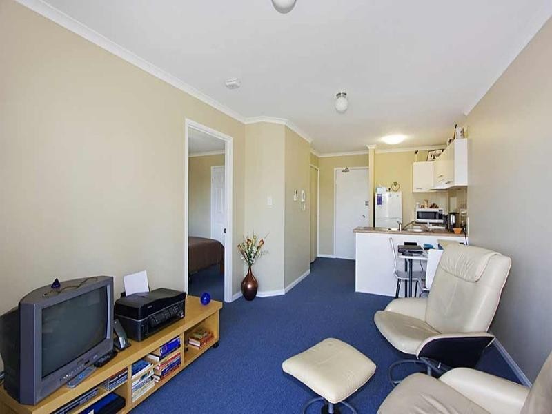 16 ”Villa Adori”, 4 Adori Street, Chevron Island QLD 4217