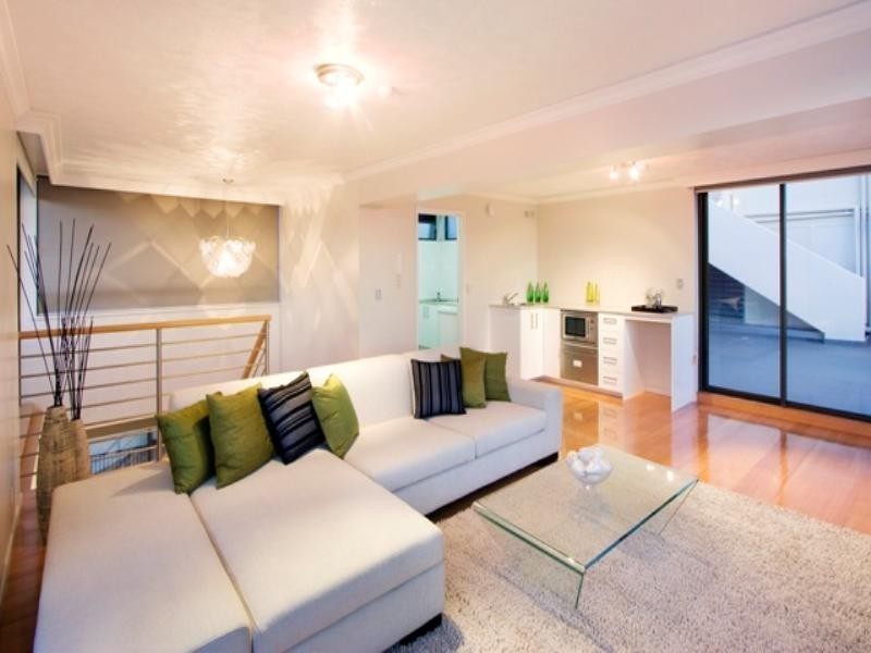 21 ‘Aries Apartments’, 82 Marine Parade, Coolangatta QLD 4225