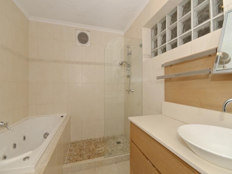 38 Albany Avenue, Currumbin QLD 4223