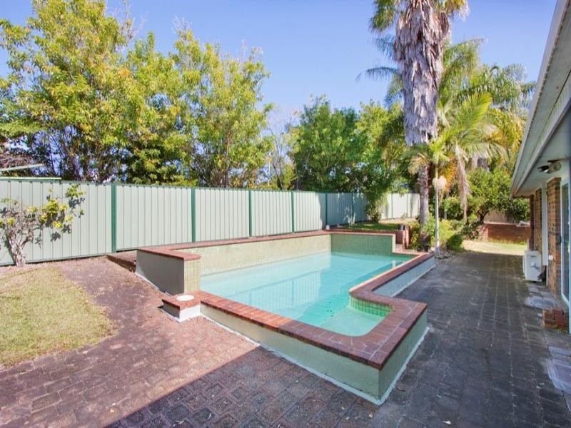 5 Drewe Court, Carrara QLD 4211