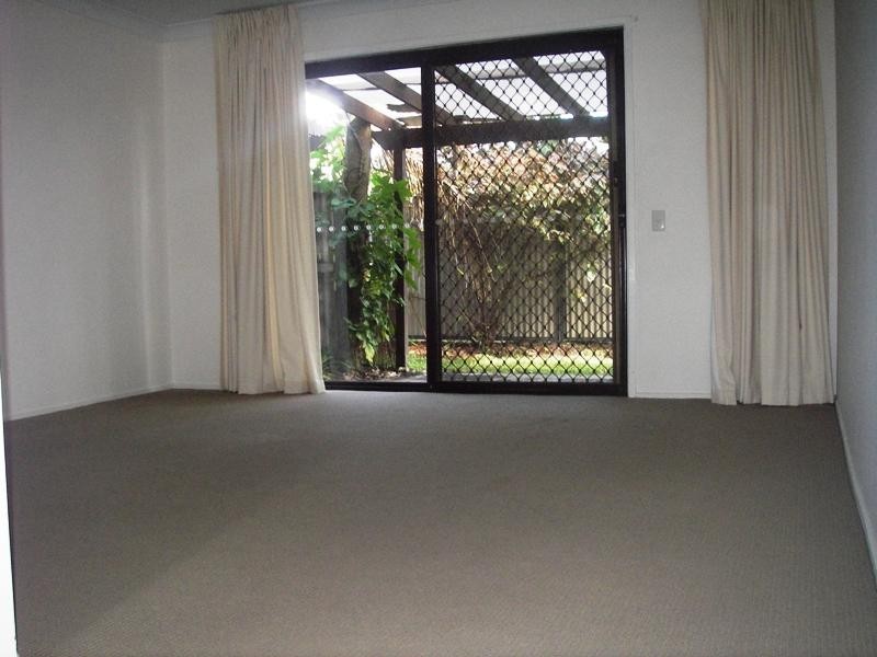 26 ‘Castleglen Chateau’, 5 Galeen Drive, Burleigh Waters QLD 4220