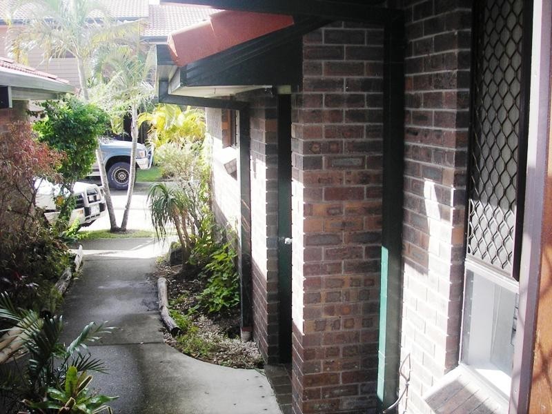 26 ‘Castleglen Chateau’, 5 Galeen Drive, Burleigh Waters QLD 4220