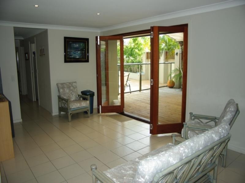 9 Honeyeater Drive, Burleigh Waters QLD 4220