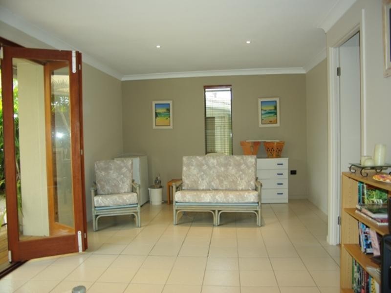 9 Honeyeater Drive, Burleigh Waters QLD 4220