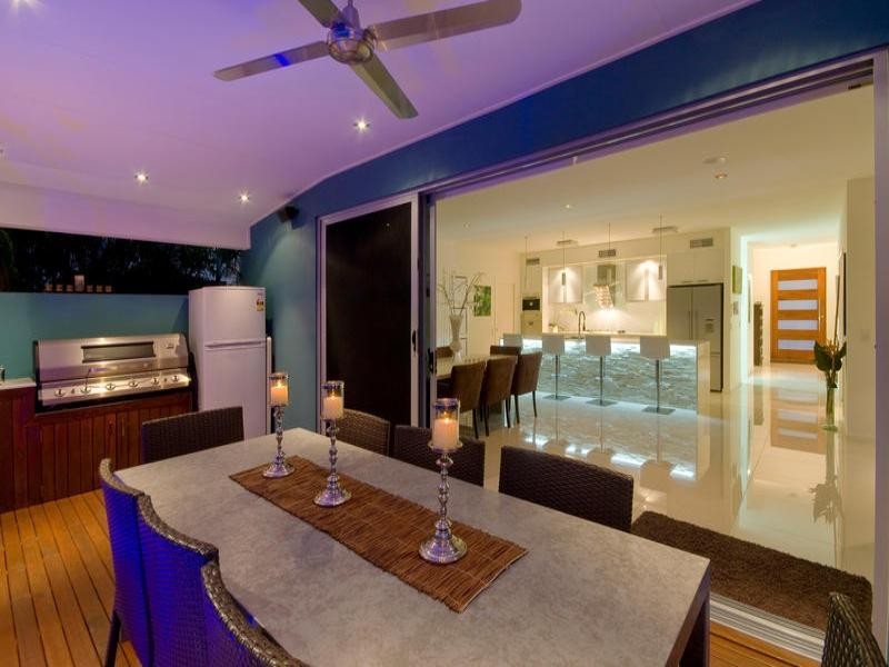 368 Rio Vista Boulevard, Mermaid Waters QLD 4218