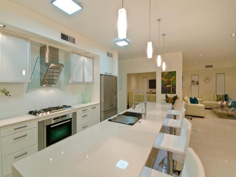 368 Rio Vista Boulevard, Mermaid Waters QLD 4218